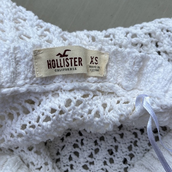 White Hollister sweater size XS! - Picture 3 of 3
